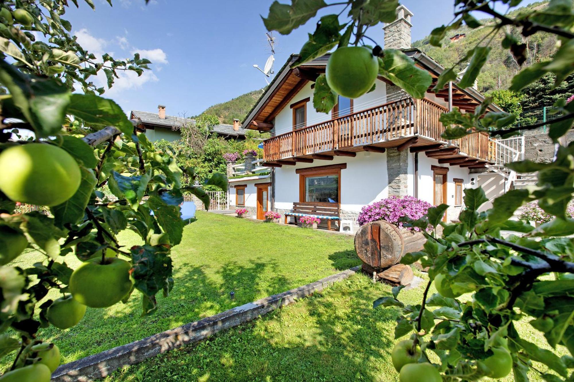 Casa Sabrina - Appartamento Blu Aosta Exterior foto